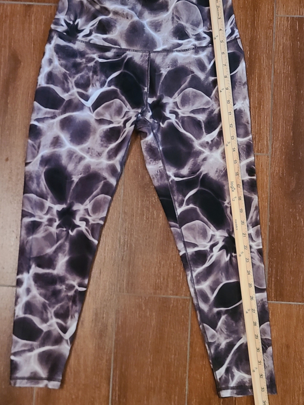 CALIA by Carrie Underwood Black & White Marble-Effect Leggings